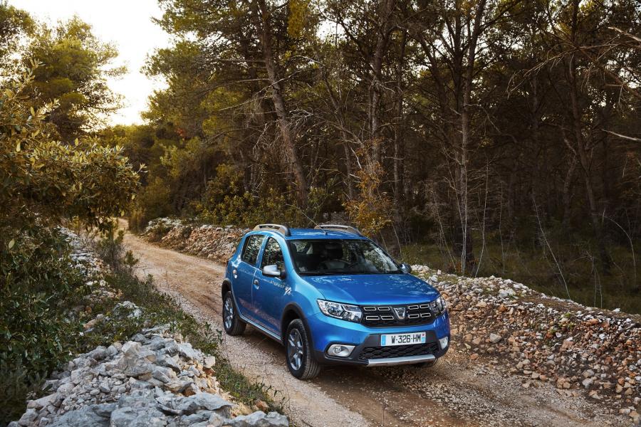  Dacia Sandero Stepway 2016 года  (фото 25 из 46)